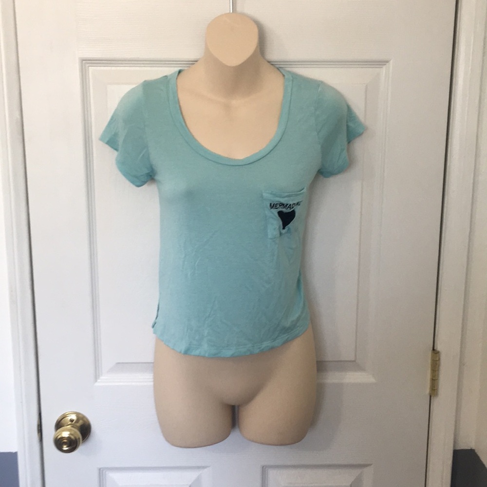 Mermaid at heart crop top style T-shirt. Size M